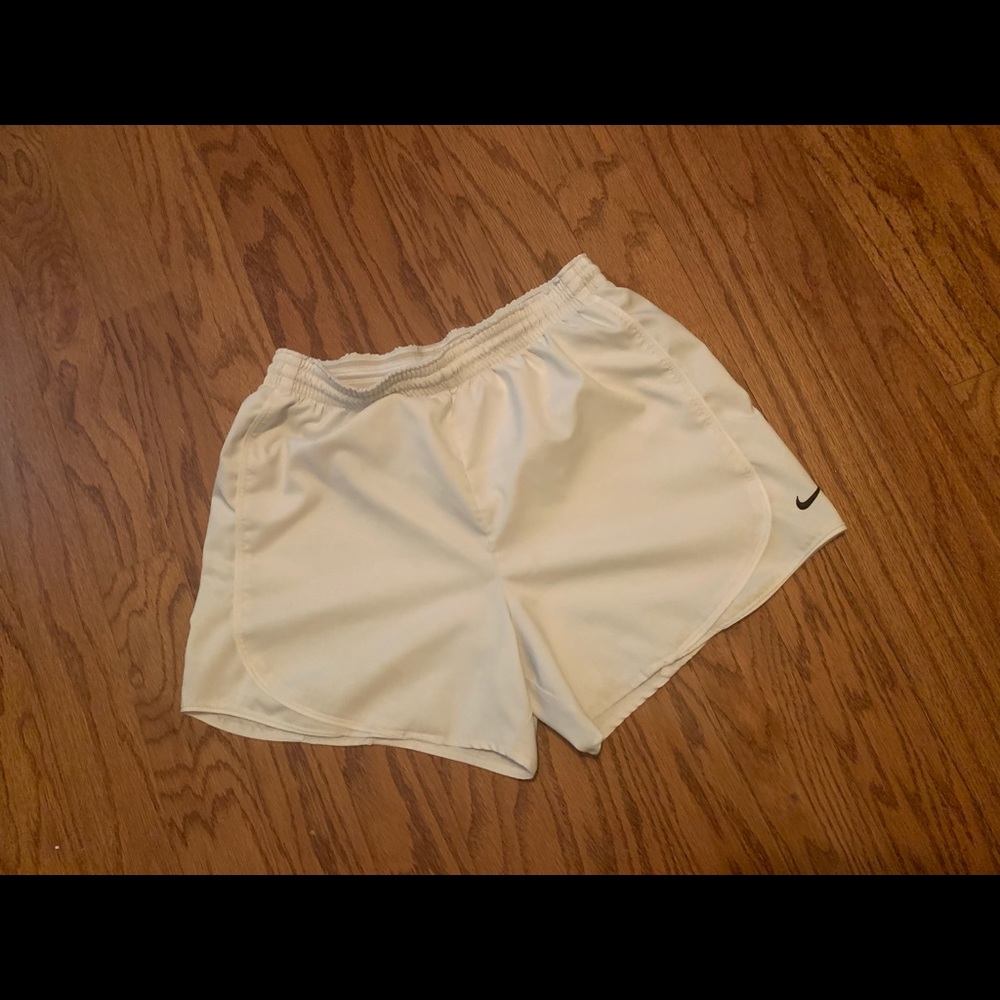 Nike Women's Dry Tempo Shorts